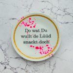 Wandteller Do wat du wullt Typo Herr Fuchs mini 15cm neon Punkte Kleckse pink gold vintage plattdeutsch