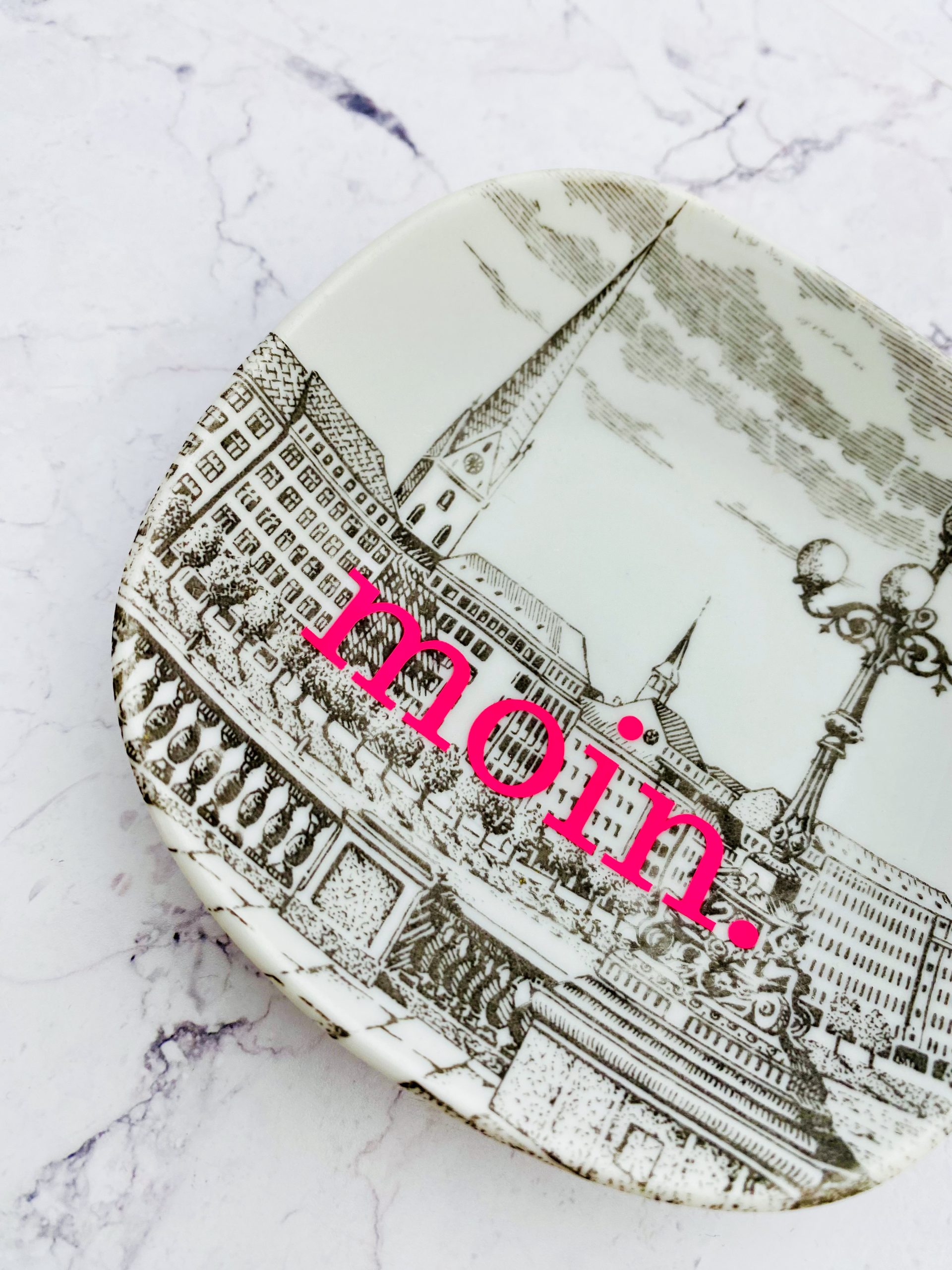 Wandteller Typo moin. vintage Herr Fuchs mini neonpink 13cm Alster Hamburg eckig – Bild 2