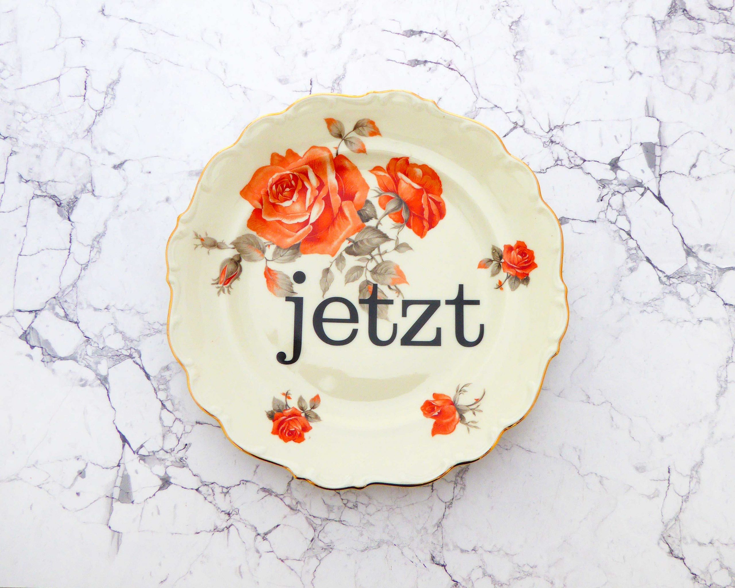 Wandteller Herr Fuchs jetzt Typo Blumen gold 19cm vintage orange now