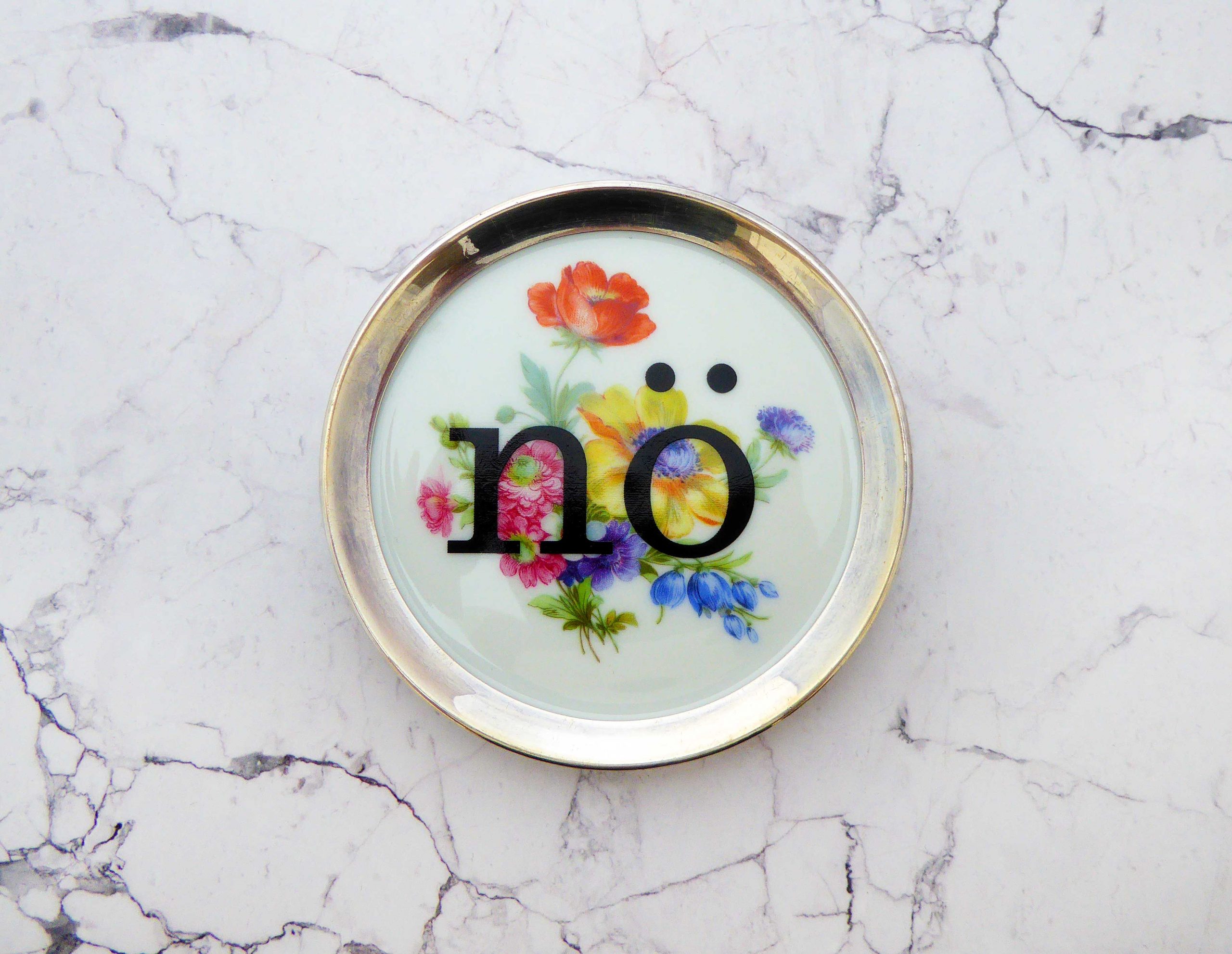 Wandteller nö Typo Herr Fuchs mini 10cm silber bunt Blume Schnack vintage nein