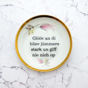 Wandteller Glööv an di Typo Herr Fuchs mini 11cm gold plattdeutsch Muster rosa Wohnen