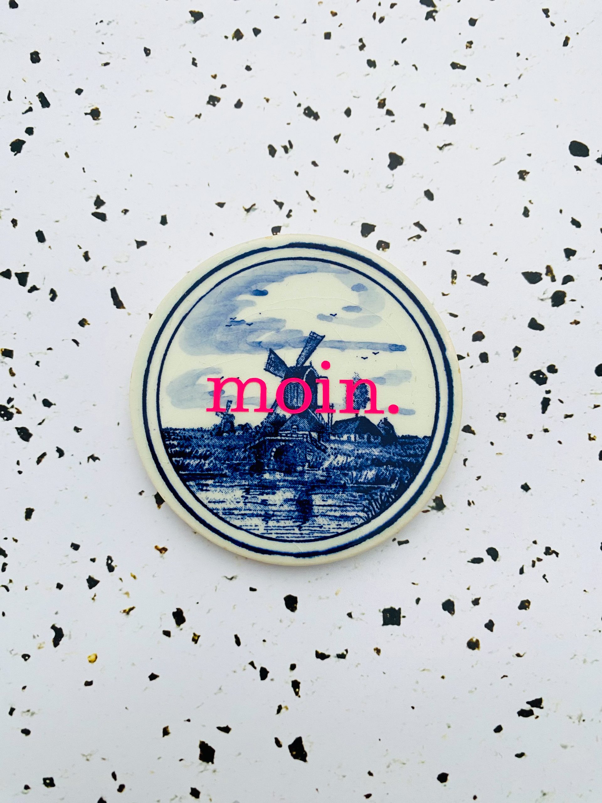 Wandteller Typo moin. vintage Herr Fuchs mini neonpink 8cm blau/weiß Delfter Mühle
