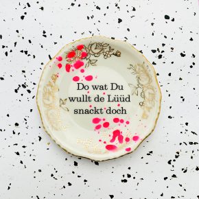 Wandteller Do wat du wullt Typo Herr Fuchs mini 10cm neon Punkte Kleckse pink gold vintage plattdeutsch