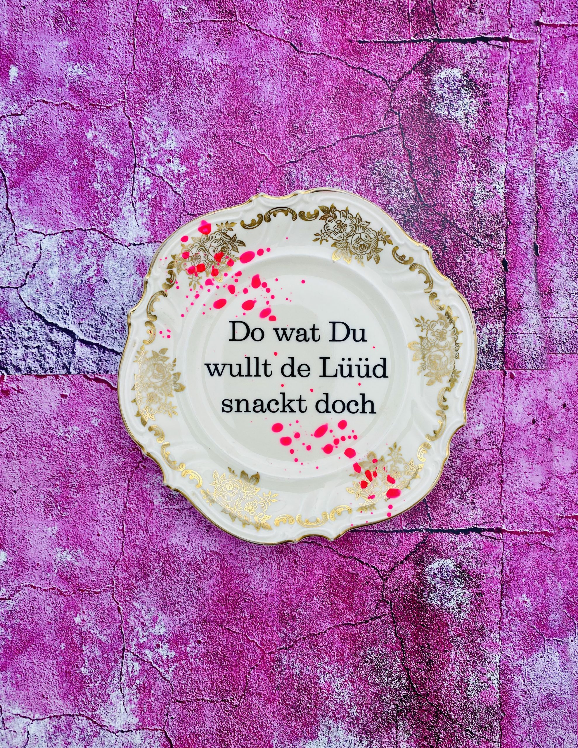 Wandteller Do wat Typo Herr Fuchs neon Blume Kleckse pink gold plattdeutsch 19cm vintage – Bild 3