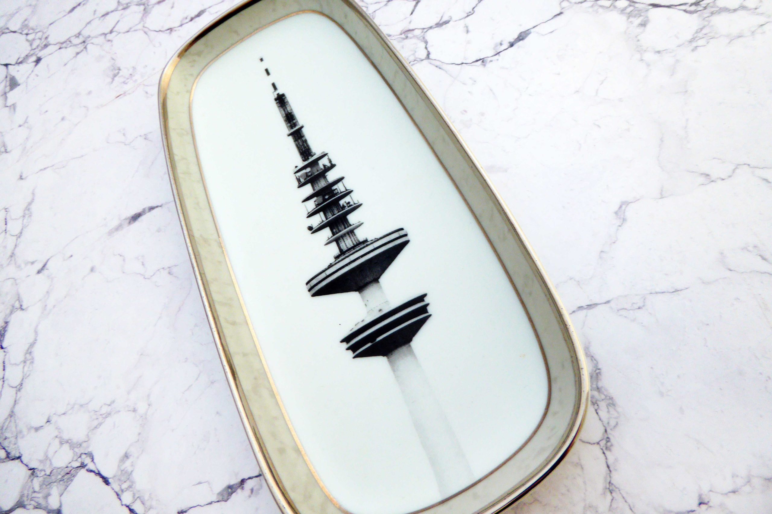 Wandteller Platte Herr Fuchs Hamburger Fernsehturm silber Wohnen 24cm länglich – Bild 2
