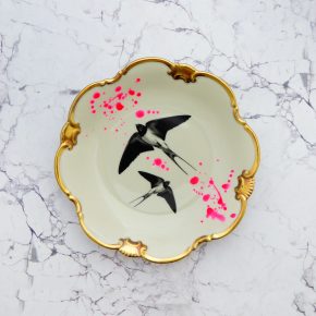 Wandteller Herr Fuchs Schwalbe 19cm neonpink Kleckse vintage Punkte gold eckig Bögen