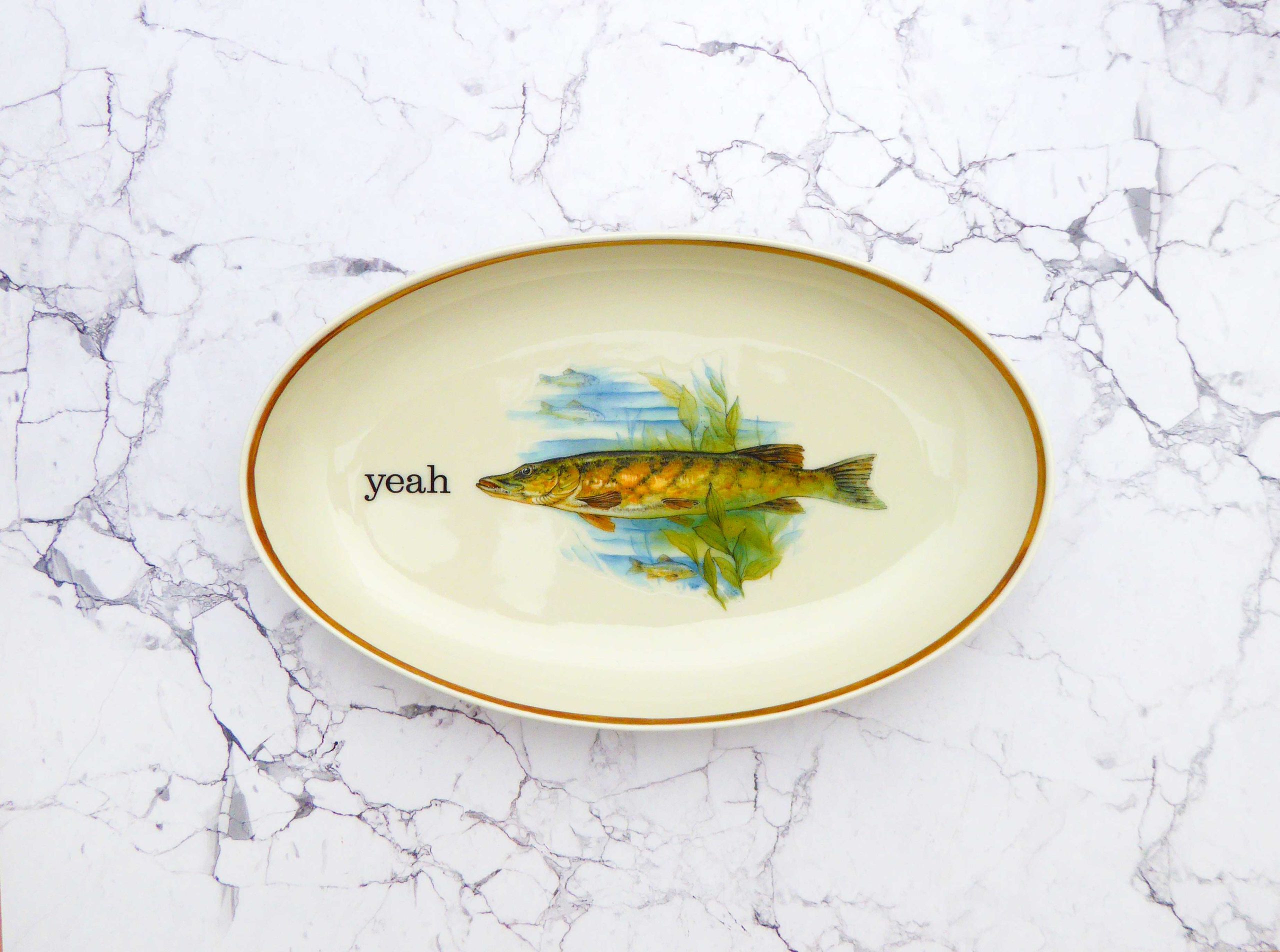 Wandplatte Herr Fuchs Typo yeah 23cm Fisch gold Wohnen Meer vintage Hecht Wandteller